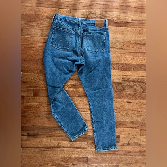 Levi’s 501 s Women’s Classic Blue Button-Fly Denim Jeans - Picture 7 of 11